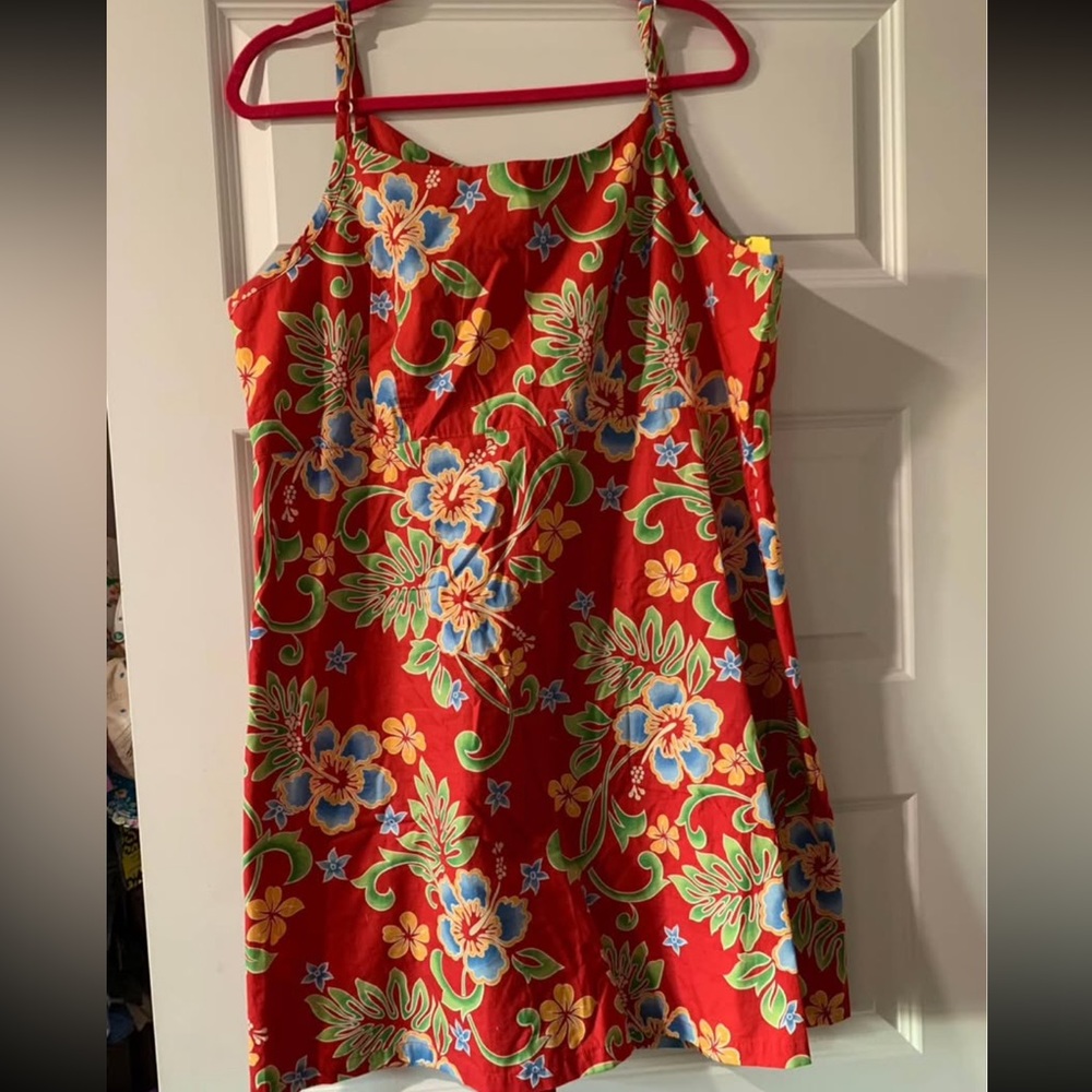 Hilo Hattie The Hawaiian Original made in Hawaii Floral Red Dress